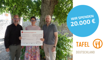 Der Vorstand des Aktuell Lohnsteuerhilfevereins e.V. mit dem Spendenscheck in Höhe von 20.000 € an die Tafel Deutschland e.V.